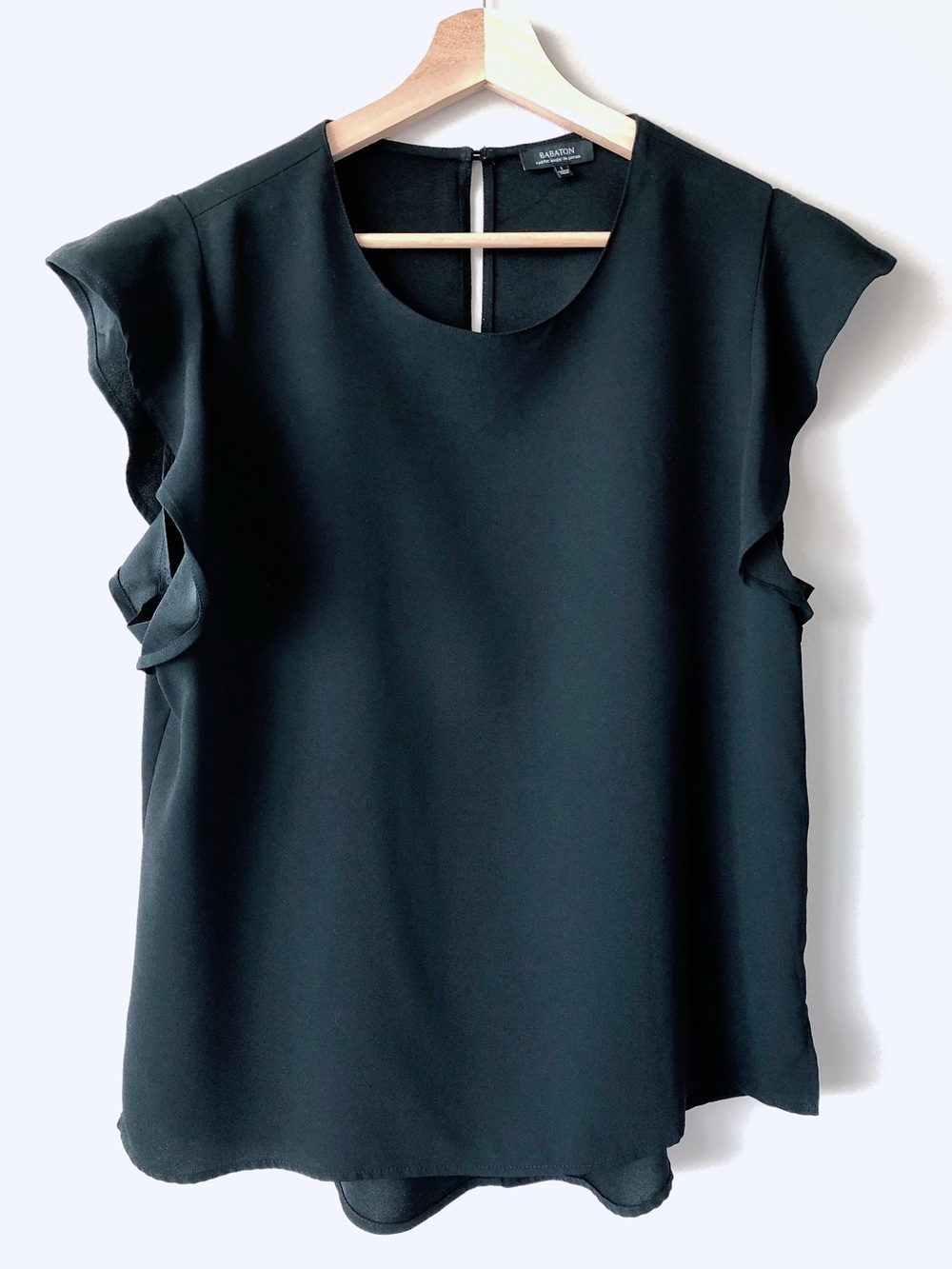 Aritzia Babaton Black Ruffle Sleeve Blouse Tshirt top